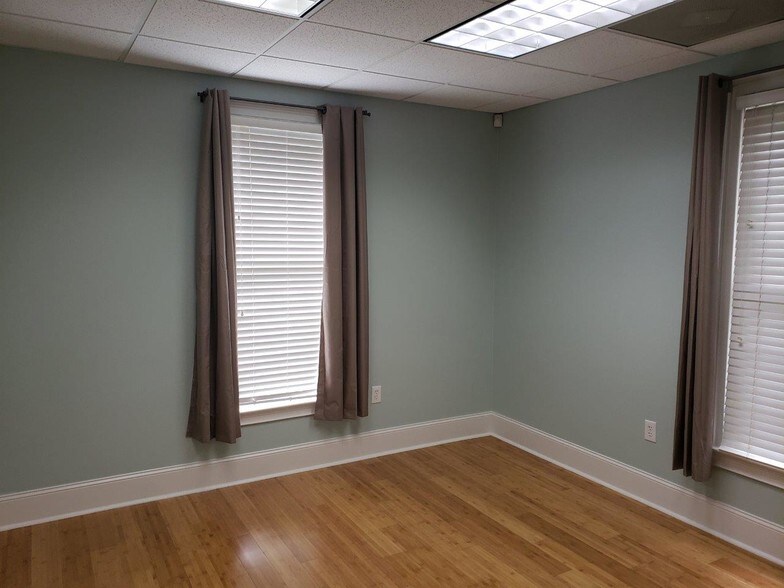 More Photos Of 308 Maxwell Rd, Alpharetta Office For Lease