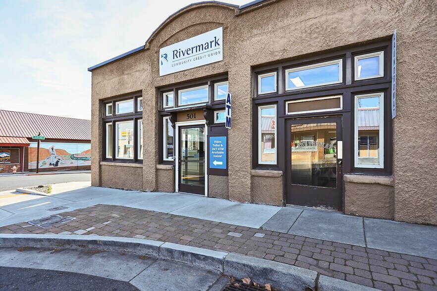 Primary Photo Of 501 Deschutes Ave, Maupin Freestanding For Sale
