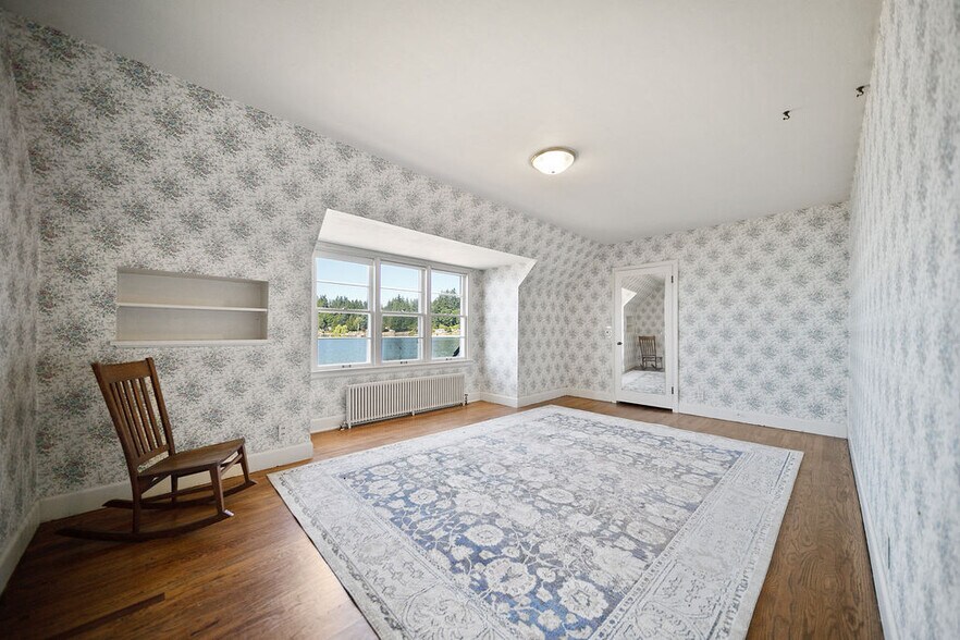 More Photos Of 3026 Marine Dr, Bremerton Specialty For Sale