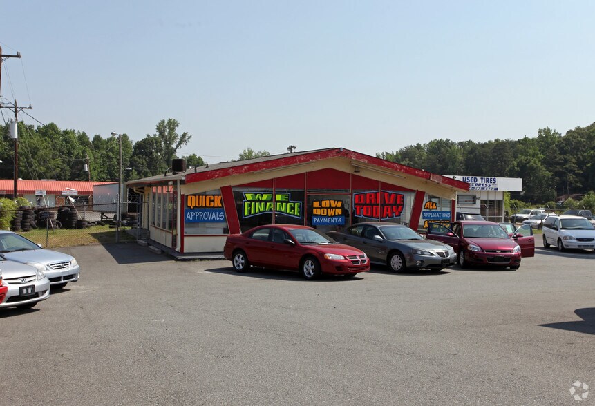 More Photos Of 4409 N Tryon St, Charlotte Auto Dealership For Sale