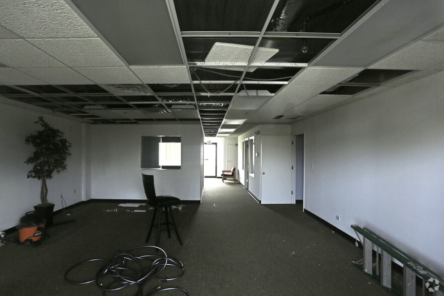 More Photos Of 4745-4755 Main St, Lisle Apartments For Lease