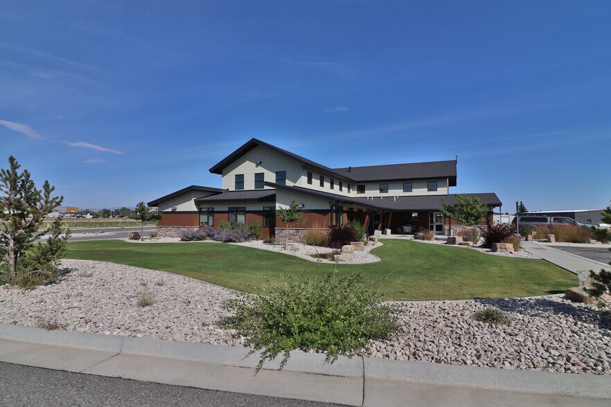 More Photos Of 502 33rd St, Cody Medical For Sale