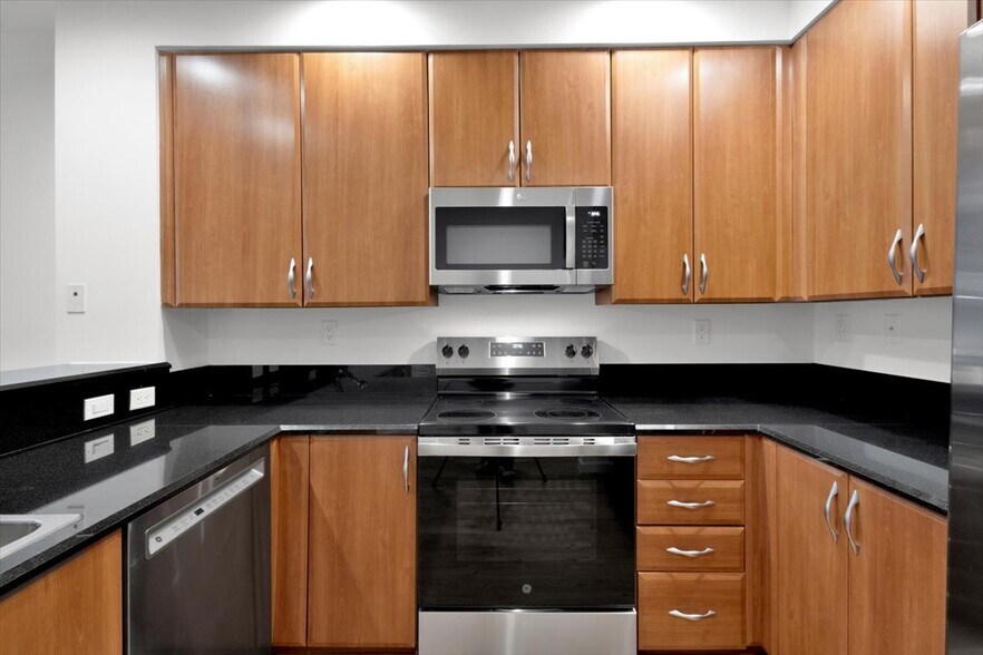 More Photos Of 801 S Olive Ave, West Palm Beach Apartments For Lease