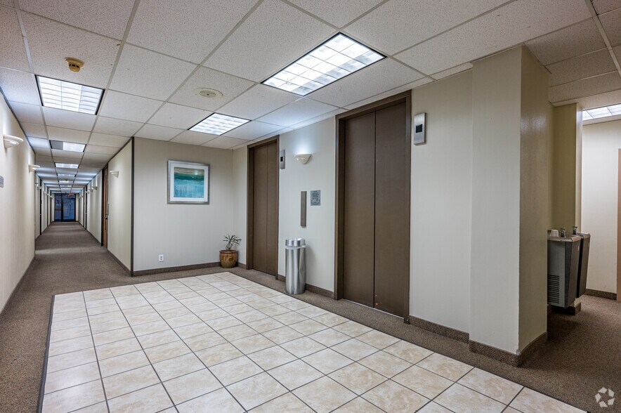 More Photos Of 1140 Empire Central Dr, Dallas Office For Sale