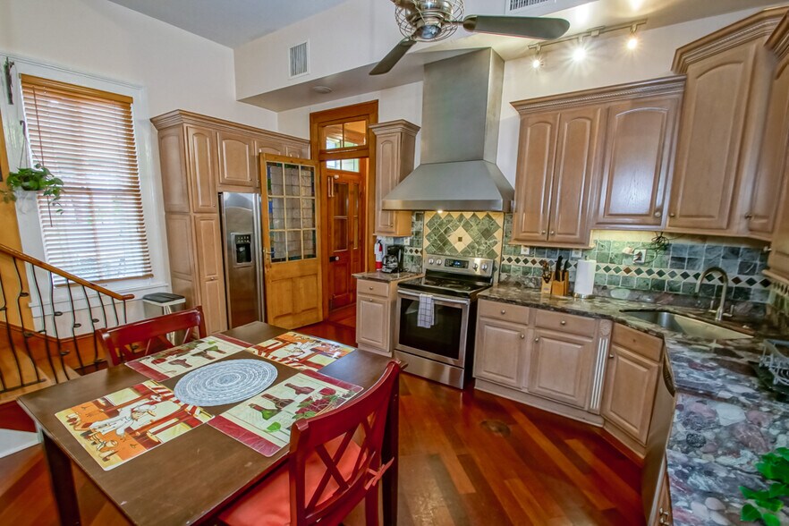 More Photos Of 1121 Governor Nicholls st, New Orleans Hospitality For Sale