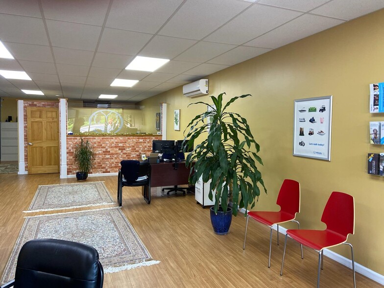 More Photos Of 351-357 W Sunrise Hwy, Freeport Storefront Retail Office For Lease
