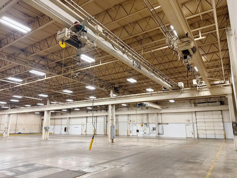 More Photos Of 4327 Airlane Dr SE, Grand Rapids Manufacturing For Sale
