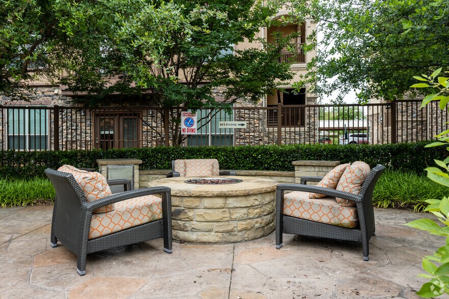 More Photos Of 1601 E Debbie Ln, Mansfield Apartments For Lease