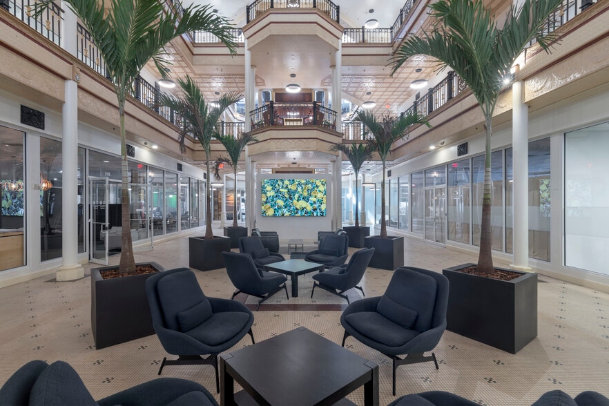 More Photos Of 122 W Pine St, Orlando Office Residential For Lease