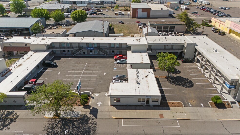 More Photos Of 720 W Lewis St, Pasco Hotel For Sale