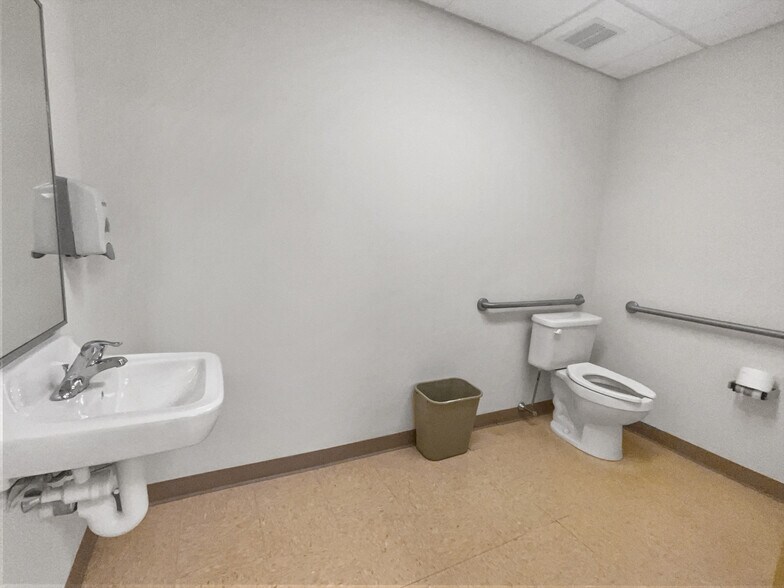 More Photos Of 608 N High St, Millville Medical For Sale
