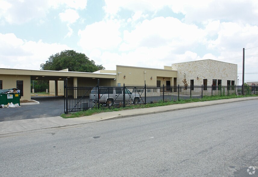 More Photos Of 5150 N Loop 1604, San Antonio Research And Development For Sale