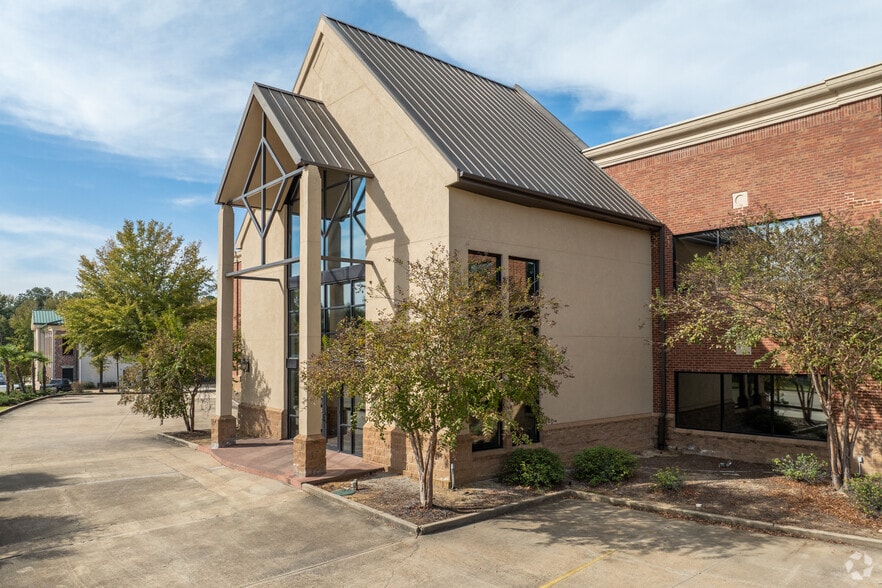 More Photos Of 625 Highland Colony Pky, Ridgeland Office For Lease