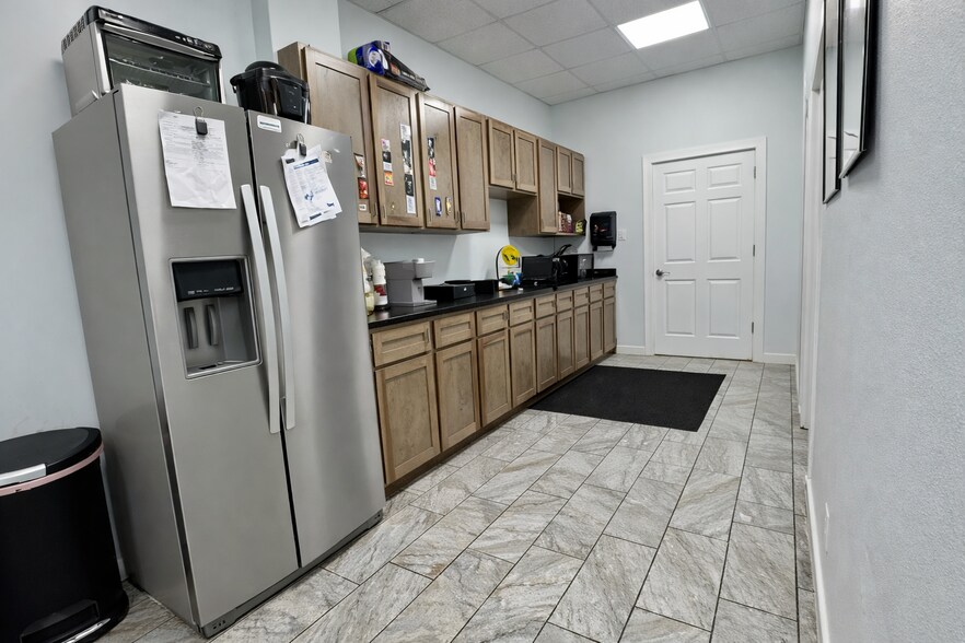 More Photos Of 13703 Cabezut Dr, Laredo Warehouse For Lease