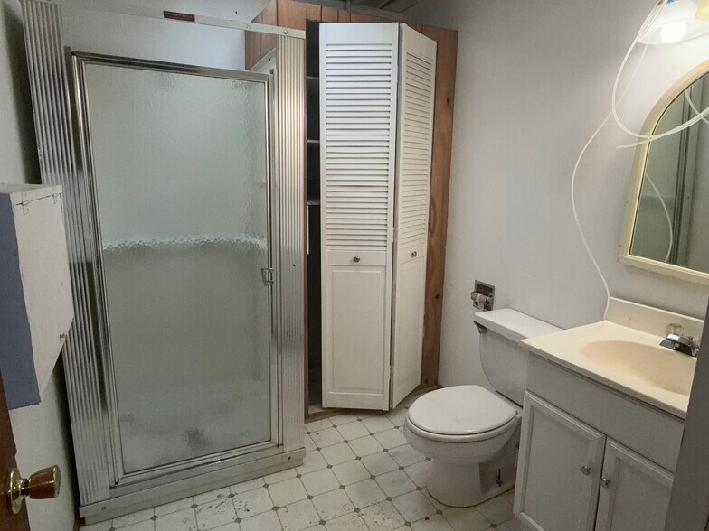 More Photos Of 6731 Kennedy Ave, Hammond Storefront Retail Residential For Lease