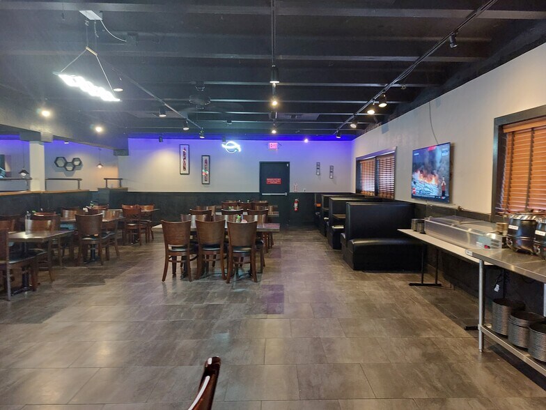 More Photos Of 5101 E Colonial Dr, Orlando Restaurant For Sale