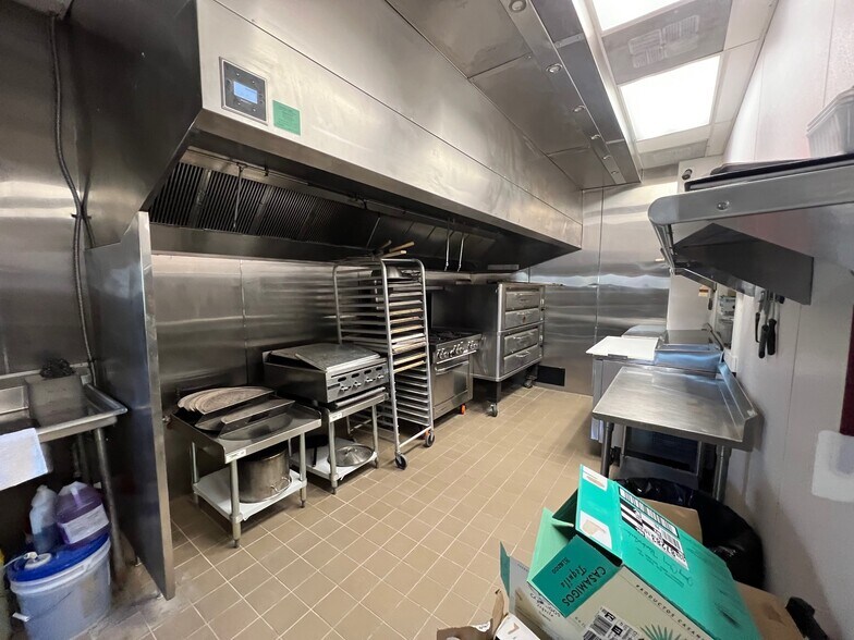 More Photos Of 10002 Gulf Dr, Anna Maria Bar For Sale