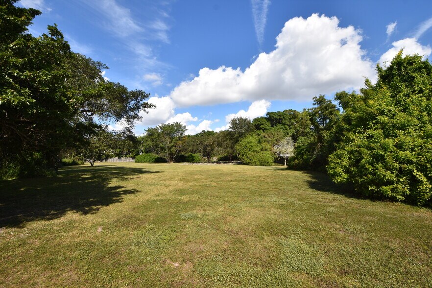 More Photos Of 7701 SW 76th Ave, Miami Schools For Lease