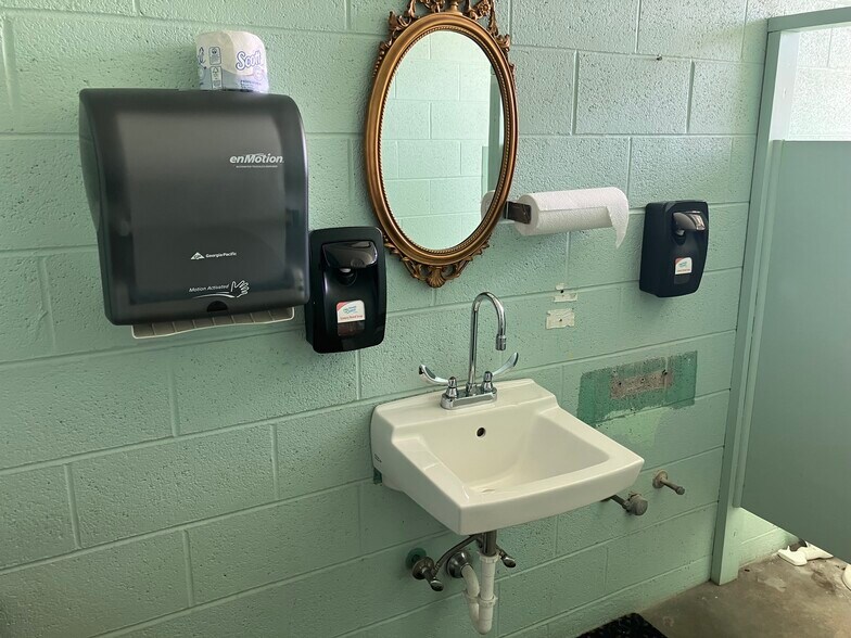 More Photos Of 1508 S 9th St, Ironton Lodge Meeting Hall For Sale