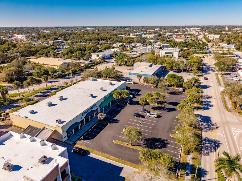 More Photos Of 701 21st St, Vero Beach General Retail For Lease