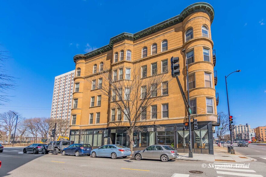 More Photos Of 1604 W Monroe St, Chicago Apartments For Lease