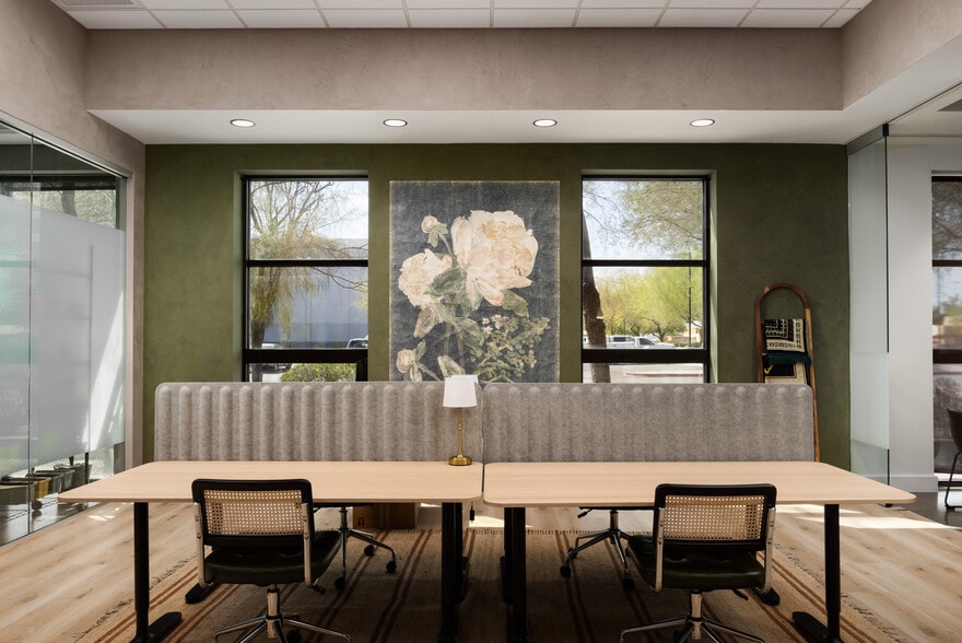 More Photos Of 4505 E Broadway Rd, Phoenix Light Manufacturing For Sale