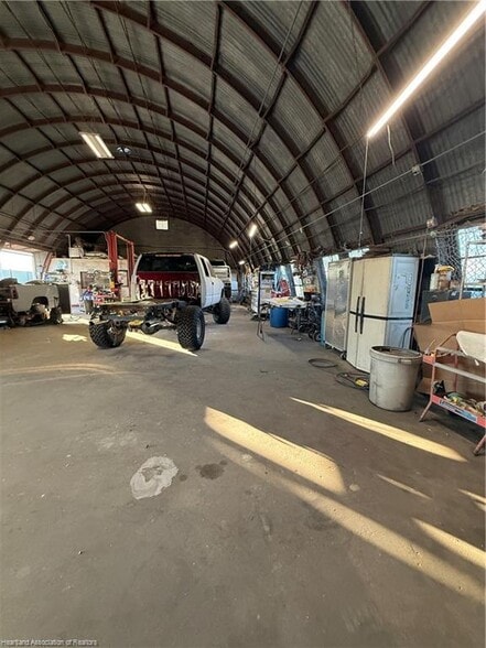 More Photos Of 702 N Ridgewood Dr, Sebring General Retail For Sale