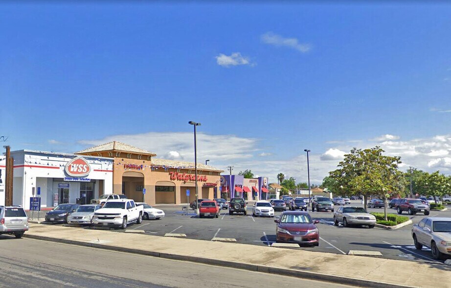 Primary Photo Of 40 Chester Ave, Bakersfield Drugstore For Sale