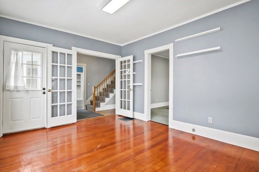 More Photos Of 182 State St, Newburyport Office For Sale