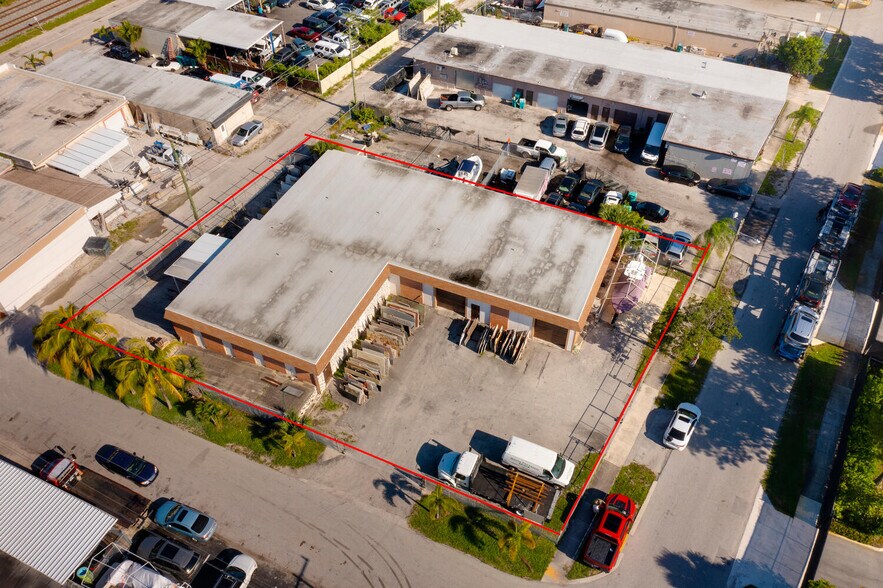 More Photos Of 420 NE 3rd St, Boynton Beach Manufacturing For Lease