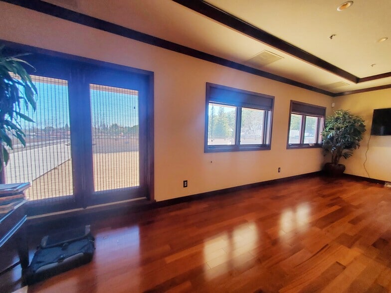 More Photos Of 350 Ignacio Blvd, Novato Office For Sale