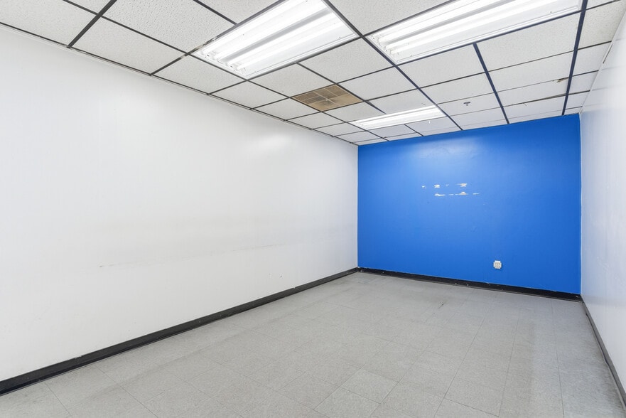 More Photos Of 128 Wilson Ave, Newark Office For Lease