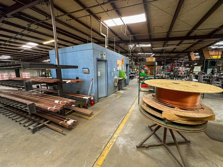 More Photos Of 101 Anvil St, Jacksonville Warehouse For Sale