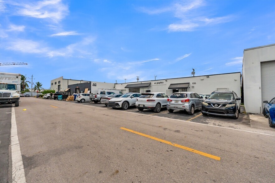 More Photos Of 1060 E 24th St, Hialeah Warehouse For Sale