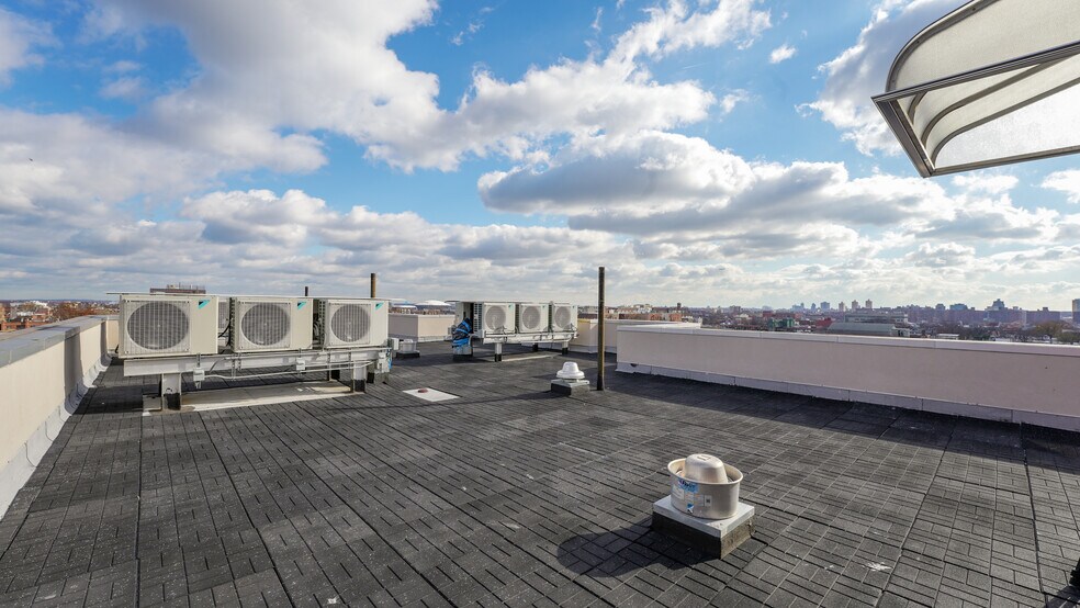 More Photos Of 9501 37th Ave, Flushing Apartments For Lease