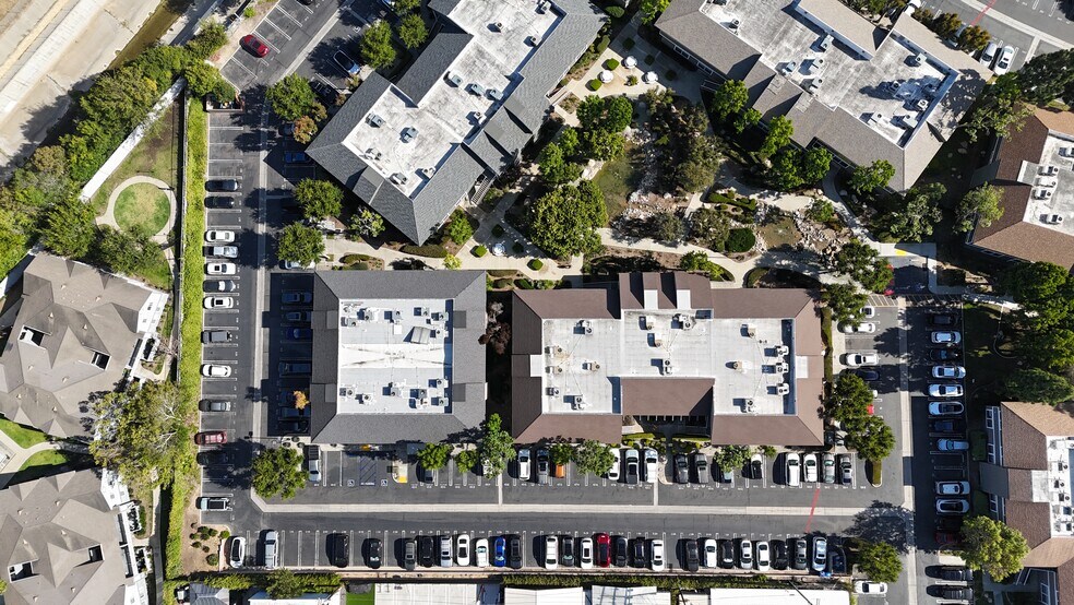 More Photos Of 2900 Bristol St, Costa Mesa Office For Sale