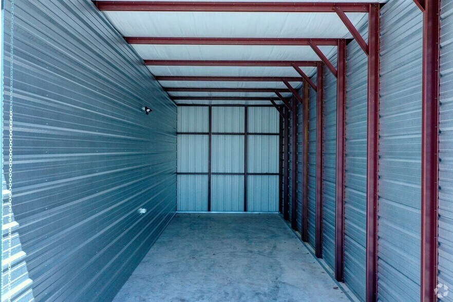 More Photos Of 50 Voss Ln, Huntingdon Self Storage For Sale