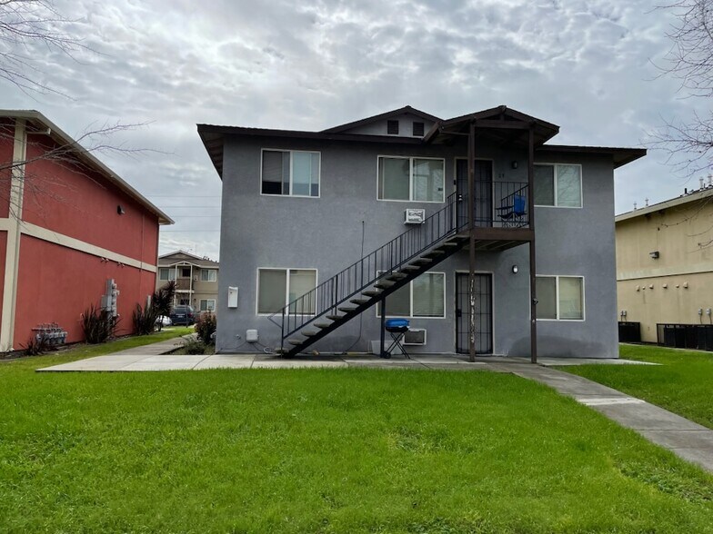 Primary Photo Of 15 Coral Gables Ct, Sacramento Apartments For Sale