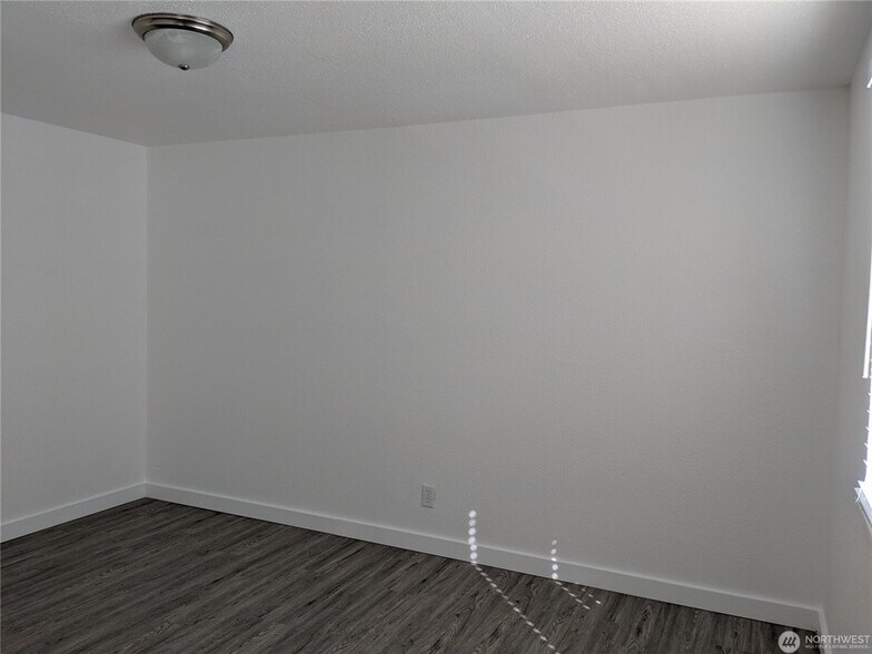 More Photos Of 210 Spruce St E, Ilwaco Apartments For Sale