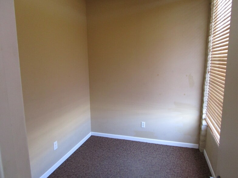 More Photos Of 631 E Rialto Ave, San Bernardino Office For Sale