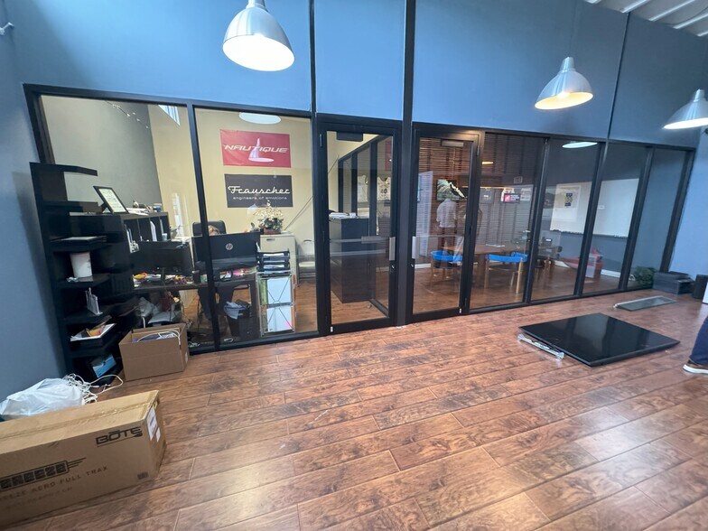 More Photos Of 3910 NW 2nd Ave, Miami Showroom For Sale