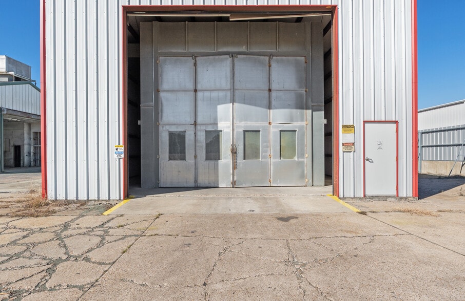 More Photos Of 3199 Old Goliad Rd, Victoria Industrial For Sale