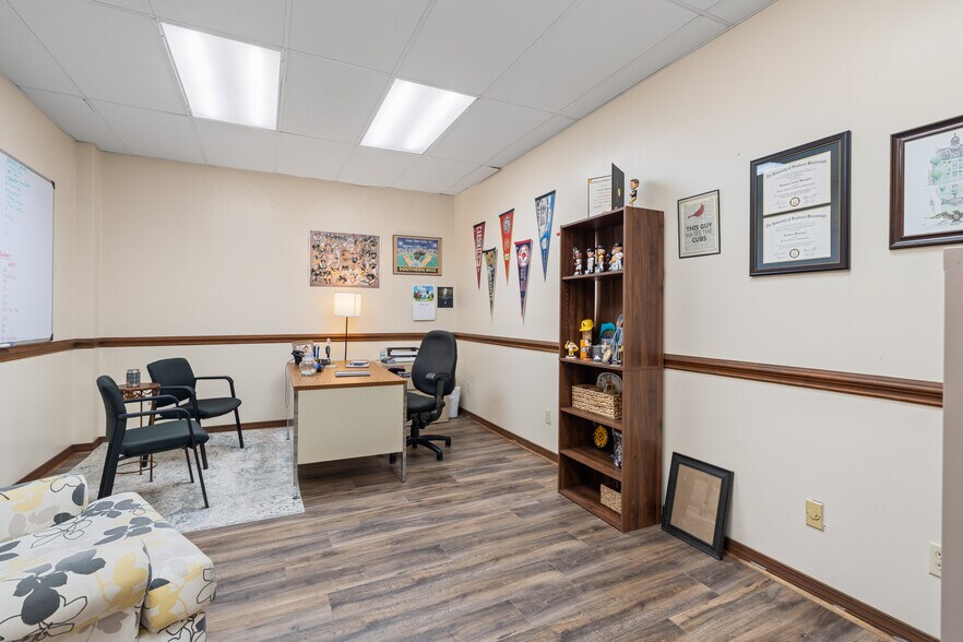 More Photos Of 531 Central Ave, Laurel Flex For Sale
