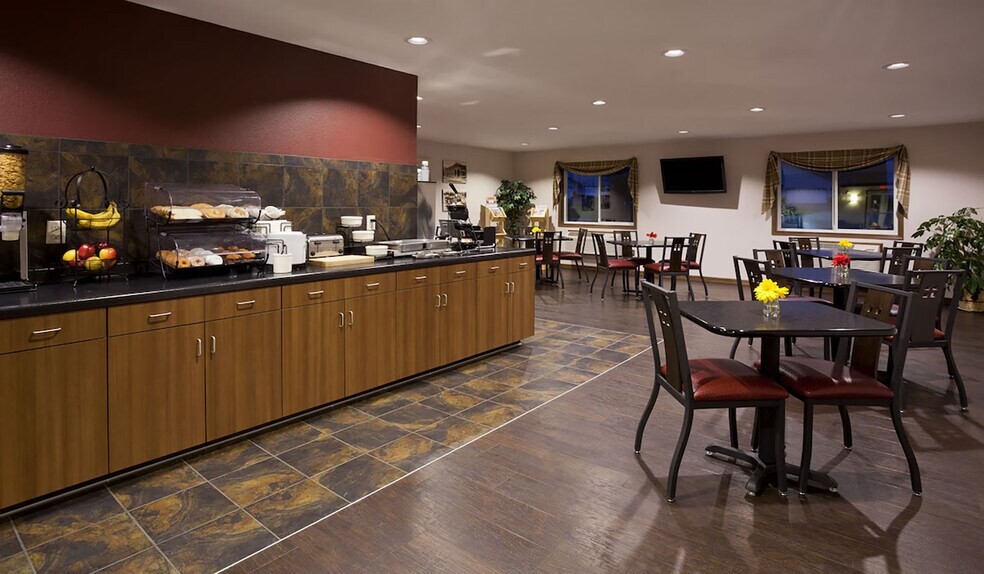 More Photos Of 211 W Main St, Parkers Prairie Hotel For Sale