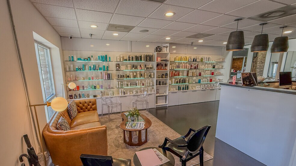 More Photos Of 7-15 W Main Street, Pensacola General Retail For Sale