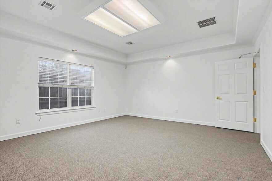 More Photos Of 5407 S Lewis Ave, Tulsa Office For Lease