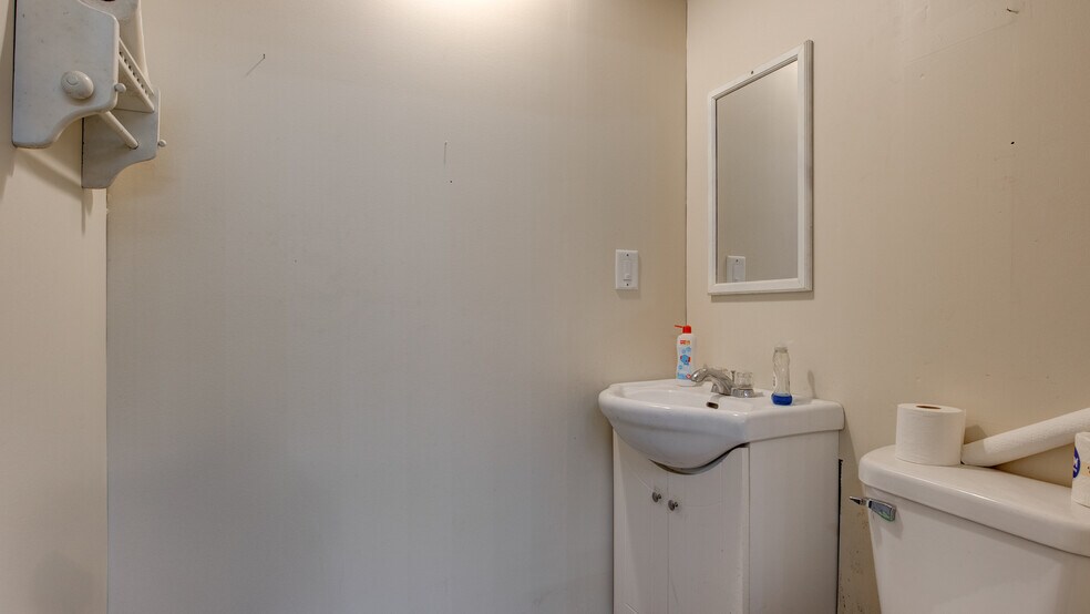 More Photos Of 2015 Payne st, Tell City Light Distribution For Sale