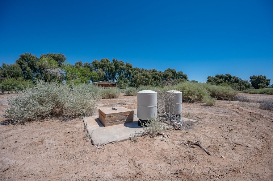 More Photos Of 9512 S Evans Ln, Mohave Valley Warehouse For Sale