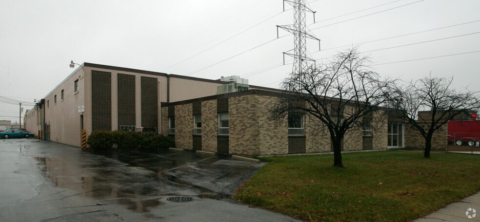 More Photos Of 11133 W Rogers St, Milwaukee Manufacturing For Lease