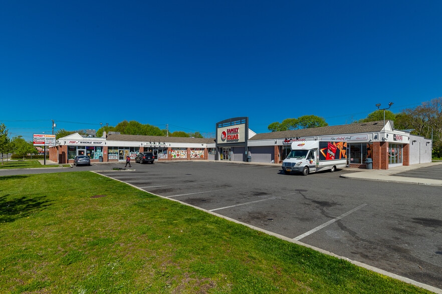 More Photos Of 1707-1735 Montauk Hwy, Bellport Village Unknown For Lease